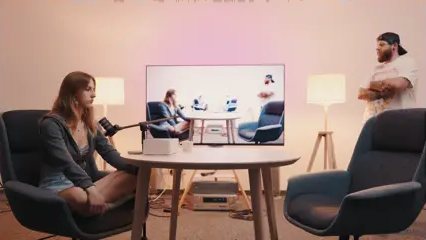 Szerokie ujecie na podcascie - Równomierne oświetlenie tła z wykorzystaniem tuby LED