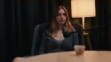 Ustawienie na goscia podcastu - Podświetlenie sylwetki gościa podcastu z kontrą na tle